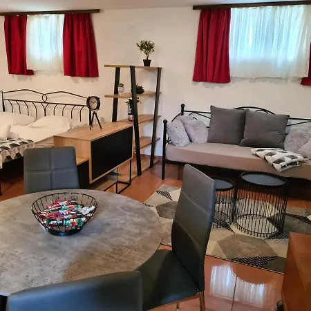 Апартаменти Puntamika Задар