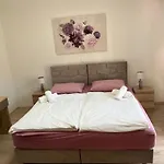 Apartment Puntamika *