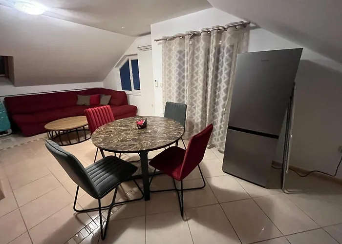 アパート Puntamika ザダル